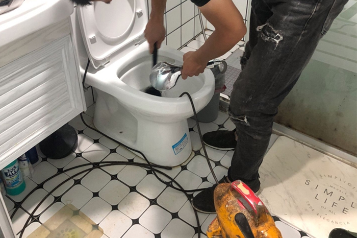 仙居马桶堵塞自己疏通还是找师傅?专业上门服务让你省时更省心